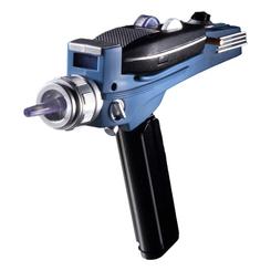 Icono de la ciencia ficción, ahora en tus manos: el Star Trek: The Original Series Replica 1/1 Phaser Type-2 reúne diseño clásico y sensaciones auténticas en una pieza de colección de tamaño real.