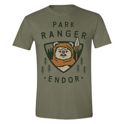 La galaxia más legendaria del cine se une al espíritu aventurero del bosque en una prenda que combina humor, nostalgia y estilo desenfadado. La camiseta Star Wars Park Ranger Ewok oficial transforma el universo de Endor 