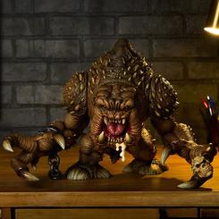 La figura Star Wars Designer Collectible Statue Rancor transforma a la criatura del foso en una interpretación de proporciones exageradas y abundante textura, basada en el estilo del artista James Groman.