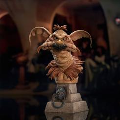 Descubre el impresionante busto de colección Star Wars Episode VI Legends in 3D de Salacious B. Crumb. Este busto, elaborado en poliresina y con una altura aproximada de 20 cm