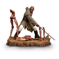 El poder del Lado Luminoso se impone con firmeza en esta impresionante estatua a escala 1/10 de Mace Windu, uno de los Maestros Jedi más respetados de la saga Star Wars. 