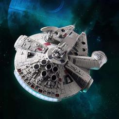 Entra en el universo de Star Wars con la asombrosa Estatua con luz Egg Attack Millennium Falcon Floating Ver. Presentada por Beast Kingdom Toys, esta obra maestra ofrece una interpretación detallada y cautivadora del icónico Millennium Falcon.