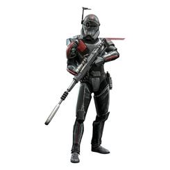 Frío, rápido y calculador, Crosshair es el tipo de guerrero sensato que detesta trabajar con "regulares" o clones normales, y no tiene miedo de hablar al respecto. Miembro de la unidad especial Clone Force 99