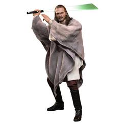 La figura Qui-Gon Jinn Star Wars 1/6 impone antes de tocar la vitrina, con esa presencia serena de maestro Jedi y el sable verde cortando el aire. A 32 cm de altura, esta pieza coleccionable convierte una escena reconocible en un punto