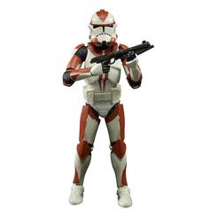 Esta figura Black Series a escala de 15 cm fue diseñada con lujo de detalles para verse igual a los personajes de la serie Star Wars: La Guerra de los Clones. La figura cuenta con diseño