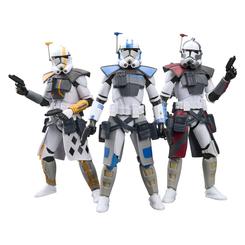 Tres comandantes clon irrumpen juntos con la presencia de una unidad preparada para ocupar el frente de cualquier exposición galáctica. El pack de 3 figuras Star Wars Black Series ARC Trooper Havoc, Colt y Blitz