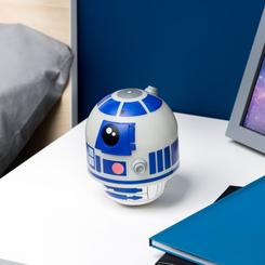 Ilumina tu hogar con el icónico droide de Star Wars: ¡R2D2! Esta lámpara 3D es el accesorio perfecto para los amantes de la saga galáctica.

Con un tamaño de 14 cm, esta lámpara eléctrica oficial de Star Wars 