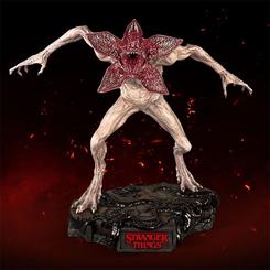 La oscuridad parece abrirse bajo sus pies y dejar paso a una criatura que no necesita presentación. Esta estatua Demogorgon Stranger Things 1/4 captura la amenaza más reconocible del Mundo del Revés 