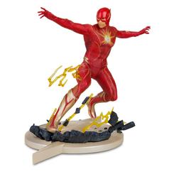 La estatua de The Flash es una pieza imprescindible para cualquier amante de los cómics de DC. Inspirada en el traje del personaje en la película de The Flash, esta estatua de 25 cm muestra al héroe congelado en plena acción