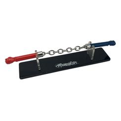 Una réplica a escala de alta calidad y con licencia oficial de Panthro Nunchucks de ThunderCats. Esta impresionante réplica de utilería a escala para trabajo pesado de 16 cm., está moldeada