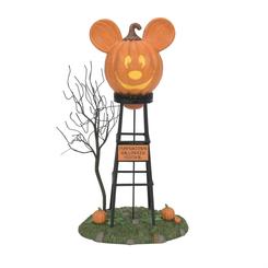 Ya sea que se use en Pumpkintown o en su exhibición habitual de Halloween Village, Pumpkintown Water Tower se destacará como una pieza icónica inspirada en Disney. La figura está realizada en porcelana