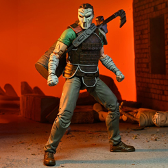 Prepárate para la acción con la figura Ultimate Casey Jones de la serie "Tortugas Ninja: The Last Ronin". Esta figura articulada, con una altura aproximada de 18 cm, te permite recrear las emocionantes escenas de esta saga de aventuras.