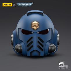 Presencia imperial y estética de coleccionismo en una sola pieza. Esta figura Warhammer 40.000 de Joy Toy representa el Captain MkX Helmet Ultramarines con una altura de 30 cm