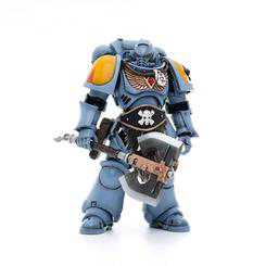 Joy Toy da vida a Warhammer 40k con esta nueva serie de figuras a escala 1/18. Cada figura incluye manos intercambiables y accesorios para armas. Características del producto: - 12 cm de alto
