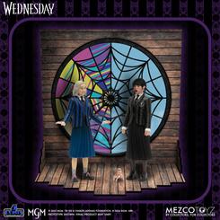 Descubre la magia de la serie de streaming "Wednesday" con el set de figuras Wednesday & Enid de 5 Points. En este emocionante conjunto, Wednesday Addams y Enid Sinclair cobran vida en el fabuloso estilo retro de 5 Puntos de articulación. 