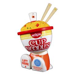 Estatua de PVC, tamaño aprox. 15 cm. Sideshow y Clutter Studios están muy emocionados de anunciar la colaboración más deliciosa... ¡Cup Noodles Canbot! Clutter Studios se enorgullece 