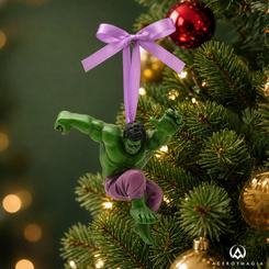 Adorno para árbol de Navidad con la figura de Hulk de Marvel en resina, ideal para decorar con un toque de superhéroes durante las fiestas.