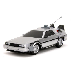 Coche radio control DLorean Regreso al Futuro II a escala 1:16 con mando réplica de la película, carga USB y batería recargable. Incluye detalles como el gancho para viajar en el tiempo y es apto para mayores de 6 años.