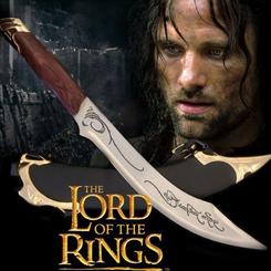 ¡El cuchillo élfico de Aragorn finalmente puede ser tuyo! Este cuchillo oficial producido por United Cutlery bajo la licencia de New Line Cinema es una réplica exacta del cuchillo utilizado por Aragorn en la trilogía de películas