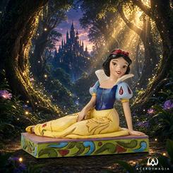 Figura Be a dreamer de Blancanieves de Disney con decoración artesanal y base decorada con motivos florales. Pieza para coleccionistas adultos que refleja la esencia clásica del personaje.