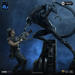 Figura Alien Xenomorph Warrior vs Corporal Dwayne Hicks Deluxe de Aliens a escala 1/10 en polystone con pintura a mano. Incluye base temática que recrea la escena de enfrentamiento entre ambos personajes.