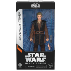 Figura de Anakin Skywalker de Star Wars Black Series con 15 cm de altura y tres accesorios. Representa al personaje en El ataque de los clones y forma parte de la colección oficial Star Wars.