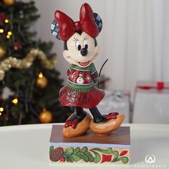 Minnie Mouse luce su mejor atuendo navideño con la figura del Suéter Navideño. Listo para la diversión, esta pieza ha sido pintada y esculpida a mano, dando vida al encanto clásico del icónico ratón de Disney. 