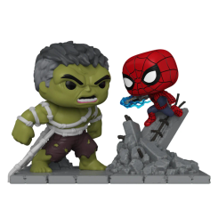 Figura POP Moments Spider-Man Brand New Day Spiderman Vs Hulk en vinilo que recrea la escena de enfrentamiento entre Spider-Man y Hulk sobre una base con escombros. Presentada en caja regalo.