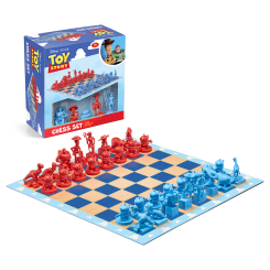 Juego de ajedrez Toy Story Pixar con tablero de 38,1 cm y 32 piezas de personajes emblemáticos. Producto oficial ideal para fans y coleccionistas a partir de 7 años.