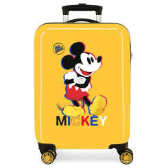 Maleta trolley ABS de 55 cm con diseño 3D de Mickey Mouse sobre fondo amarillo. Cuenta con cierre TSA, ruedas dobles multidireccionales, sistema expandible e interior con organizador.
