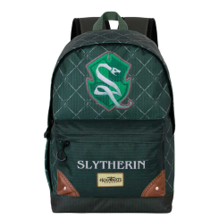 Mochila Slytherin de Harry Potter con 44 cm de altura y diseño en verde oscuro con el escudo bordado. Sus dimensiones son 30x44x18 cm, ideal para uso diario y escolar.