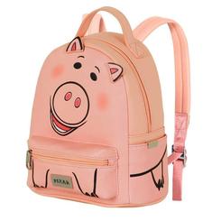 Mochila Hamm de Toy Story Disney Pixar de 25x22x15 cm fabricada por KARACTERMANIA con diseño del personaje en tonos rosas y bolsillo frontal con cremallera.