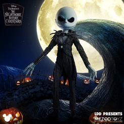 Muñeco de Jack Skellington de Pesadilla antes de Navidad, de 25,4 cm de altura. Lleva su traje negro de rayas blancas, tiene cinco puntos de articulación y viene en caja con ventana.