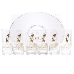 Precioso set de vasos de Campanilla. Haz un brindis mágico con esta caja de 6 refinados vasos con el motivo en dorado del hada más famosa de Disney. Los vasos están realizados