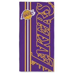 Toalla de algodón de Los Angeles Lakers con diseño en morado y amarillo y logo oficial. Mide 70x140 cm, un tamaño práctico para playa o piscina.