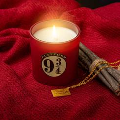 Vela Platfrom 9 3/4 de Hogwarts. Cada vela tiene su propio perfume agradable y sus propias joyas escondidas en la cera. La vela perfumada se fabrica en Grasse, Francia. Cera 100% natural