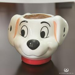 Preciosa taza en 3D de la carita de Lucky basada en la película de Los 101 Dálmatas. Esta preciosa tacita está fabricada en cerámica de alta calidad y tiene una capacidad de 330 ml.