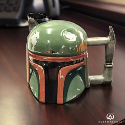 Disfruta tu bebida favorita con esta preciosa taza del casco de Boba Fett, el cazarrecompensas más famoso de la saga de Star Wars  Esta espectacular taza está realizada en cerámica