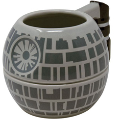 Taza con la forma de la Estrella de la Muerte, ahora podrás saborear tu bebida preferida en la Death Star de la Saga de Star Wars. Decora a la vez que disfrutas de tu refresco, café… etc.,