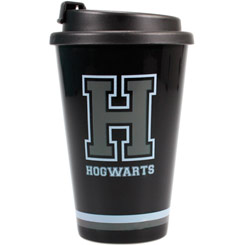 Taza de Viaje Oficial de Warner con el motivo del escudo de Hogwarts, revive las aventuras de Harry Potter y todos sus compañeros con esta taza realizada en plástico con una capacidad de 0,35 litros,