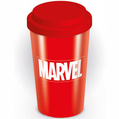 Taza de Viaje Oficial con el logo de Marvel Comics, revive las aventuras de los grandes personajes de Marvel con esta taza realizada en cerámica con una capacidad de 0,45 litros, incluye grabados en el exterior.