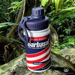 Revive la emoción de Jurassic Park con esta espectacular botella de agua inspirada en el Cryo-Can de la saga. Al igual que en la película, esta botella tiene un toque retro que te transportará directamente a la Isla Nublar.
