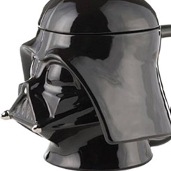 Taza Oficial del casco de Darth Vader, saborea tu bebida preferida en uno de los cascos más carismáticos de la Saga de Star Wars.