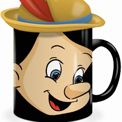Divertida taza en 3D de Pinocchio basado en el popular personaje de la factoría Disney. Esta preciosa taza está realizada en cerámica con una capacidad aproximada de 0,40 litros.,